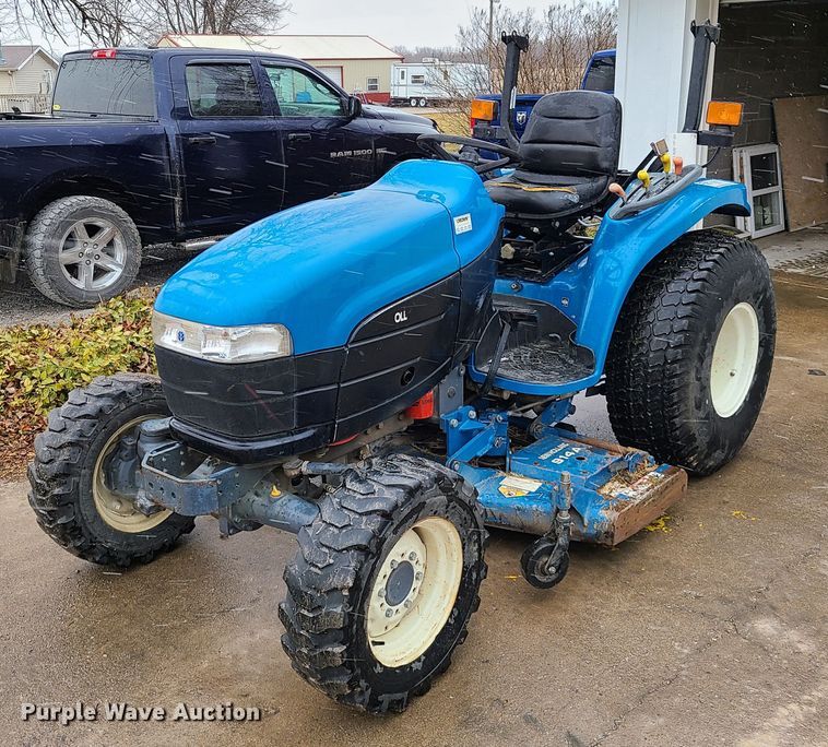 image for item DN5998 New Holland TC33  tractor