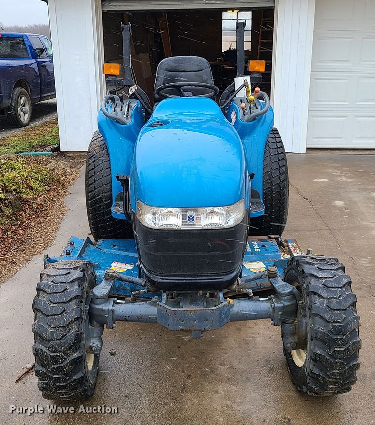 image for item DN5998 New Holland TC33  tractor
