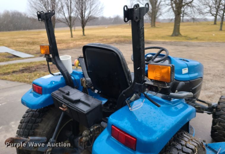 image for item DN5998 New Holland TC33  tractor