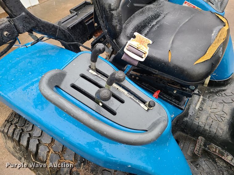 image for item DN5998 New Holland TC33  tractor