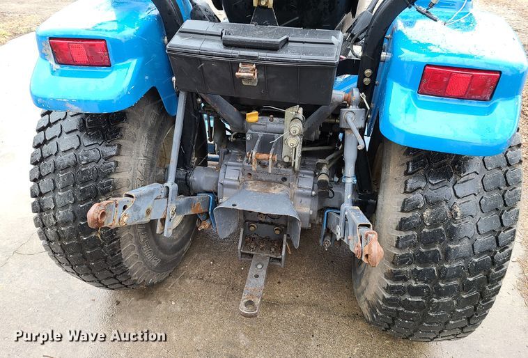 image for item DN5998 New Holland TC33  tractor