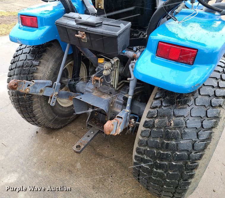 image for item DN5998 New Holland TC33  tractor