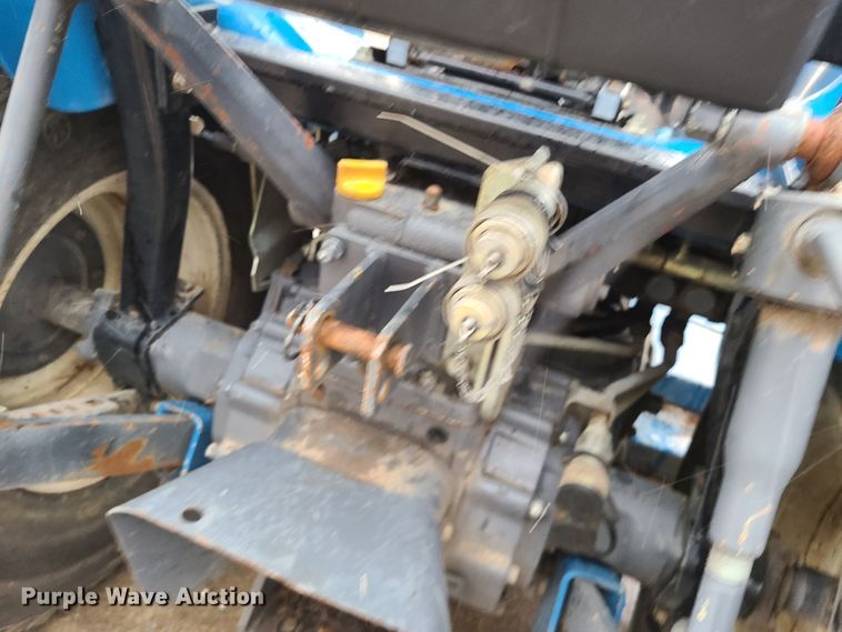 image for item DN5998 New Holland TC33  tractor