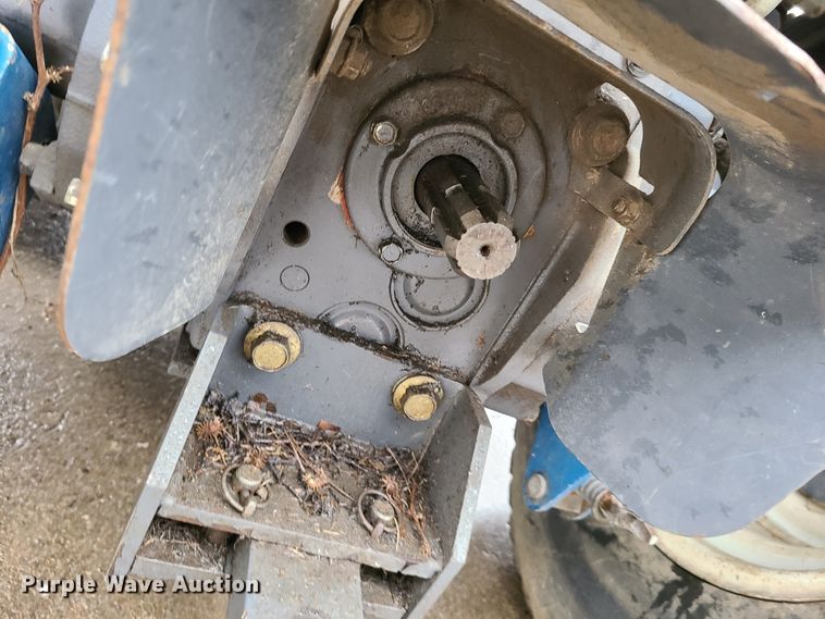 image for item DN5998 New Holland TC33  tractor