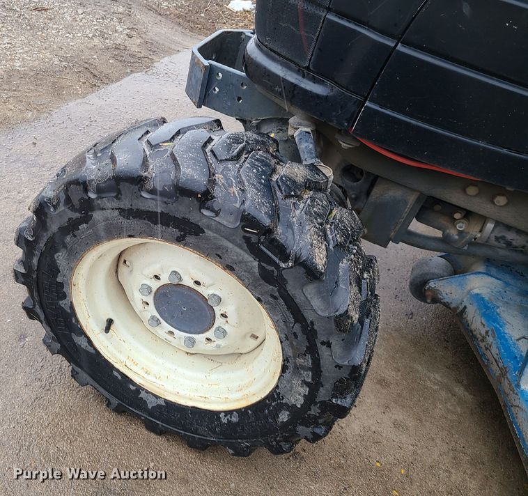 image for item DN5998 New Holland TC33  tractor