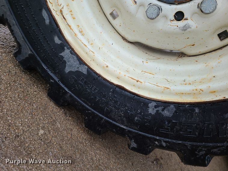 image for item DN5998 New Holland TC33  tractor