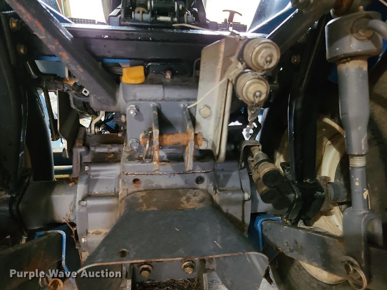 image for item DN5998 New Holland TC33  tractor