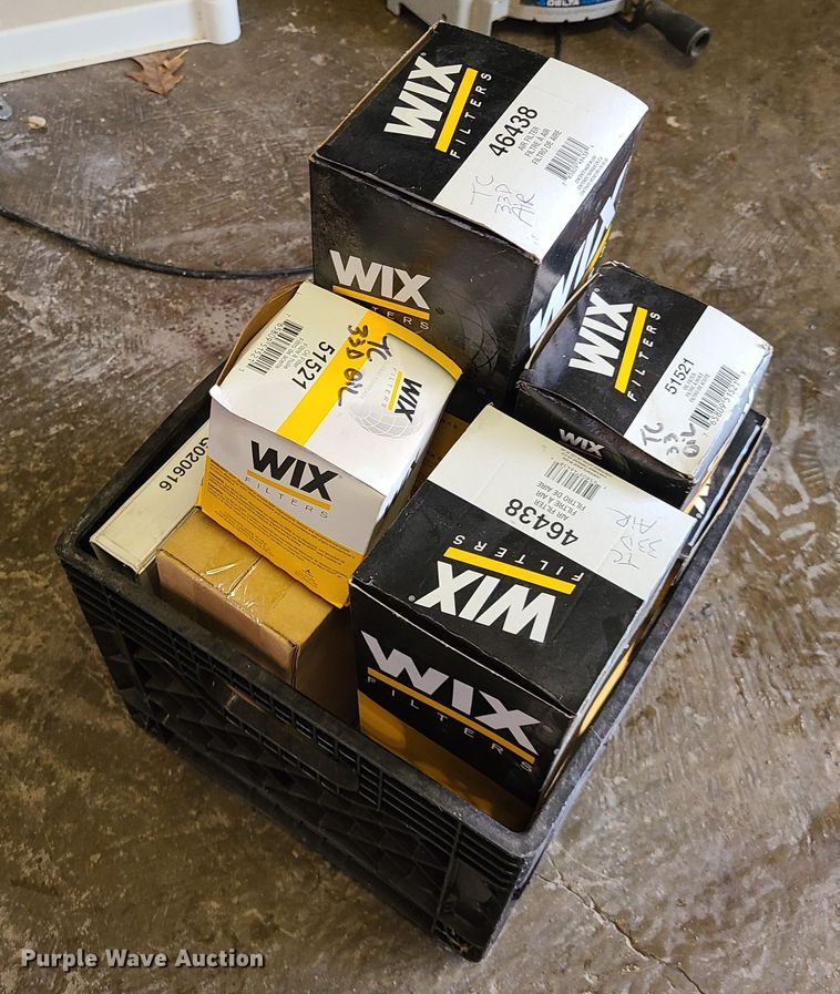 image for item DN5998 New Holland TC33  tractor