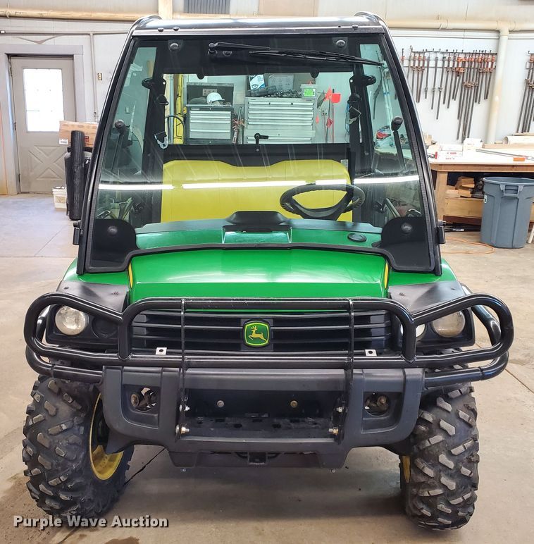 image for item EF9695 2011 John Deere Gator 825i  utility vehicle