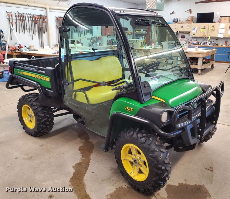 image for item EF9695 2011 John Deere Gator 825i  utility vehicle