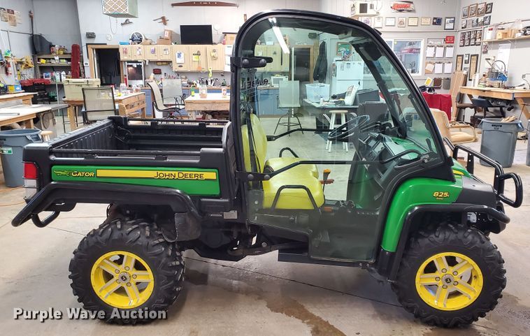 image for item EF9695 2011 John Deere Gator 825i  utility vehicle