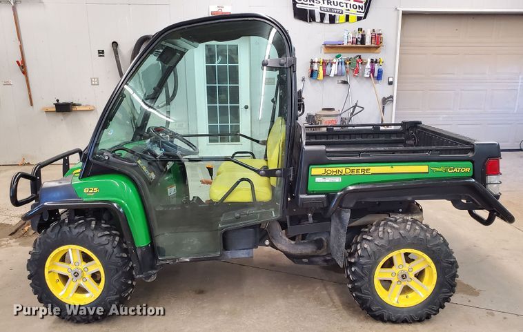 image for item EF9695 2011 John Deere Gator 825i  utility vehicle