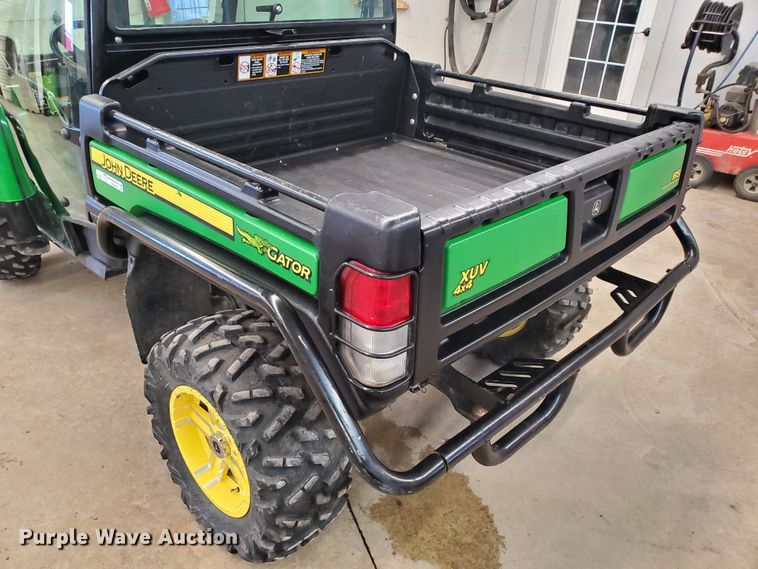 image for item EF9695 2011 John Deere Gator 825i  utility vehicle