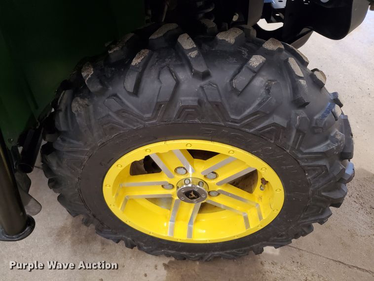 image for item EF9695 2011 John Deere Gator 825i  utility vehicle