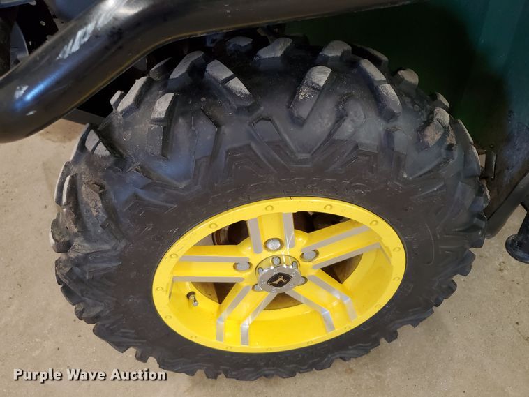 image for item EF9695 2011 John Deere Gator 825i  utility vehicle