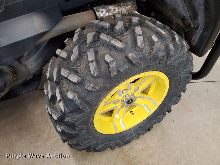 image for item EF9695 2011 John Deere Gator 825i  utility vehicle