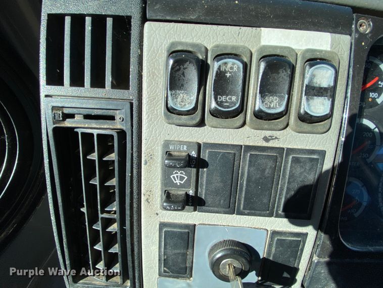 image for item EL9611 2005 Freightliner Champion  coach bus