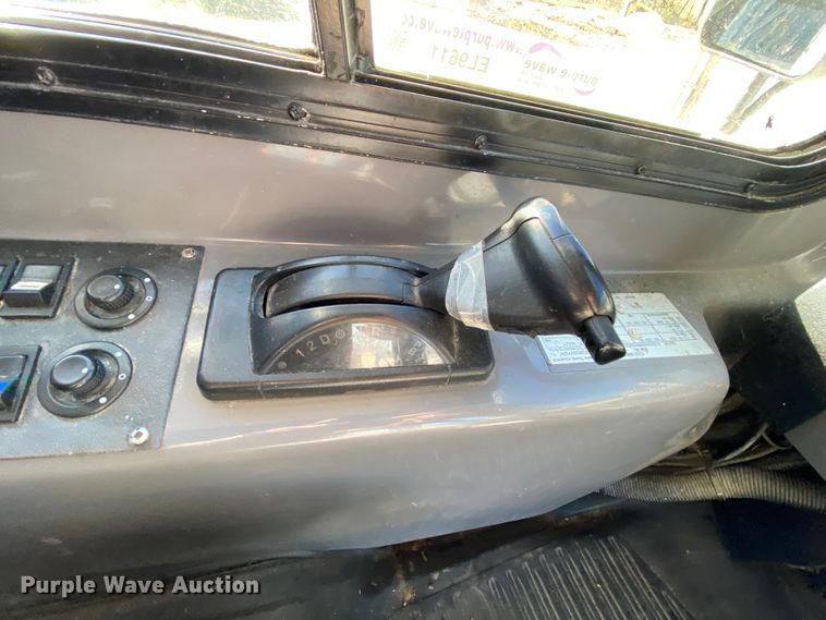 image for item EL9611 2005 Freightliner Champion  coach bus