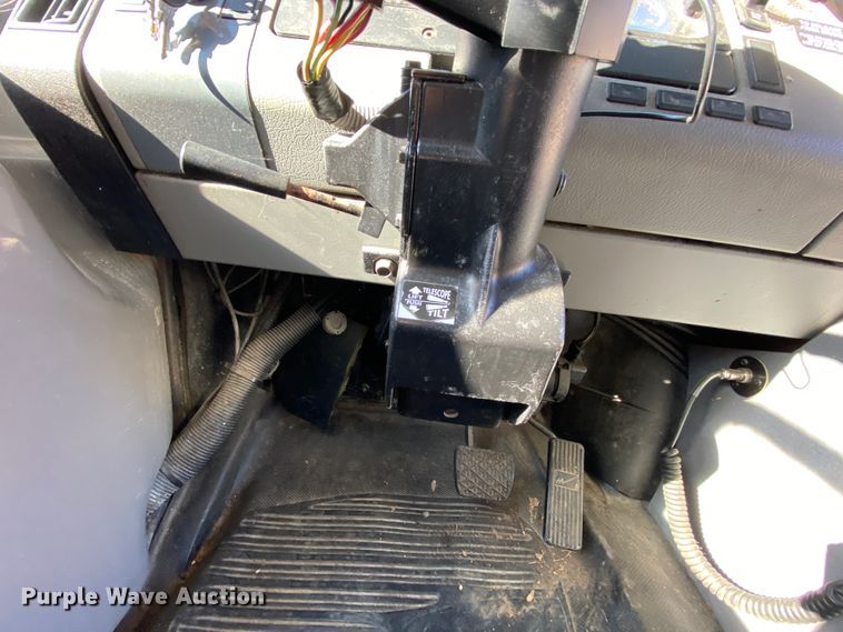 image for item EL9611 2005 Freightliner Champion  coach bus