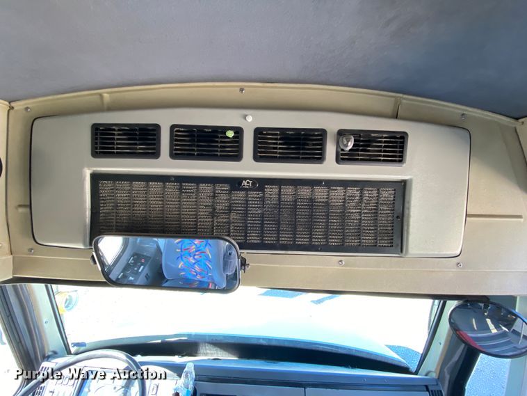 image for item EL9611 2005 Freightliner Champion  coach bus