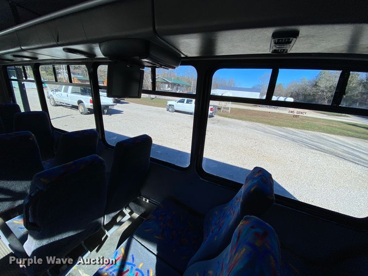 image for item EL9611 2005 Freightliner Champion  coach bus