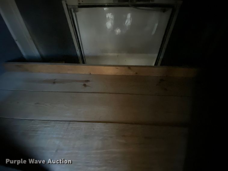 image for item EL9611 2005 Freightliner Champion  coach bus