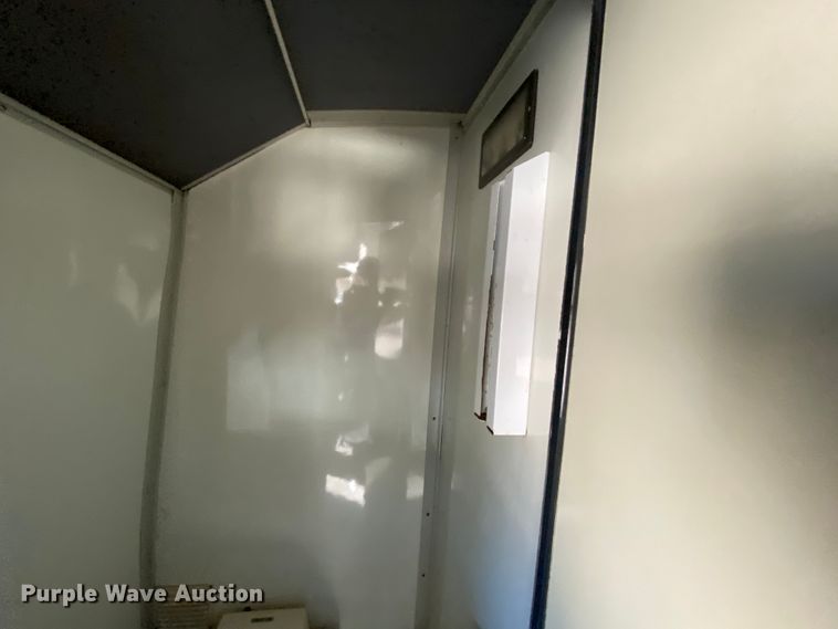 image for item EL9611 2005 Freightliner Champion  coach bus