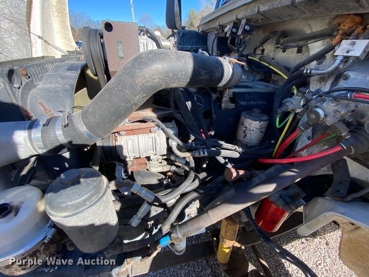 image for item EL9611 2005 Freightliner Champion  coach bus