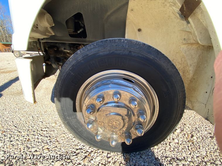 image for item EL9611 2005 Freightliner Champion  coach bus