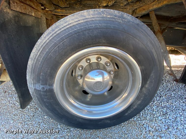 image for item EL9611 2005 Freightliner Champion  coach bus