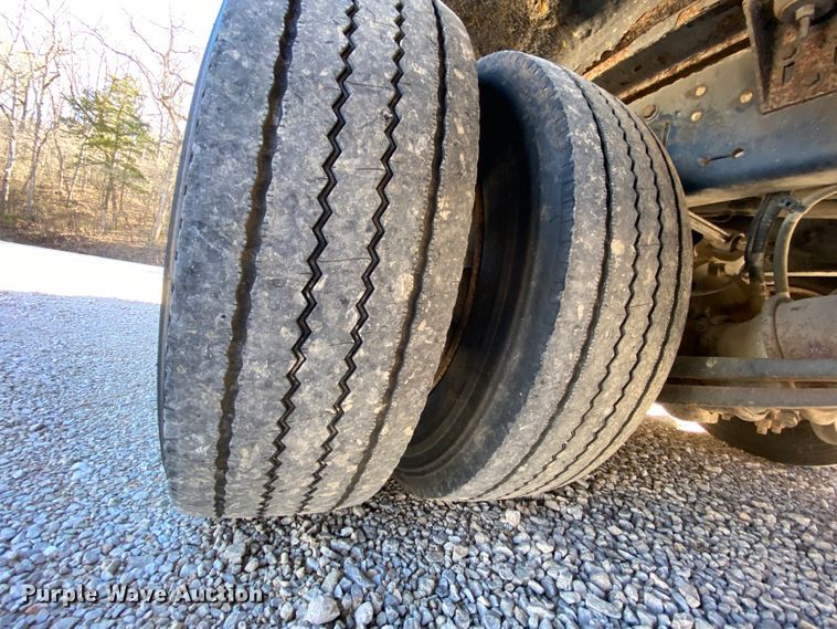 image for item EL9611 2005 Freightliner Champion  coach bus