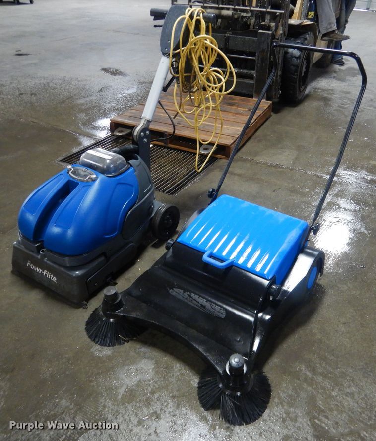 image for item FA9466 (2) floor cleaning machines