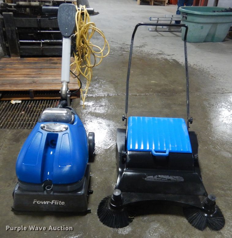 image for item FA9466 (2) floor cleaning machines