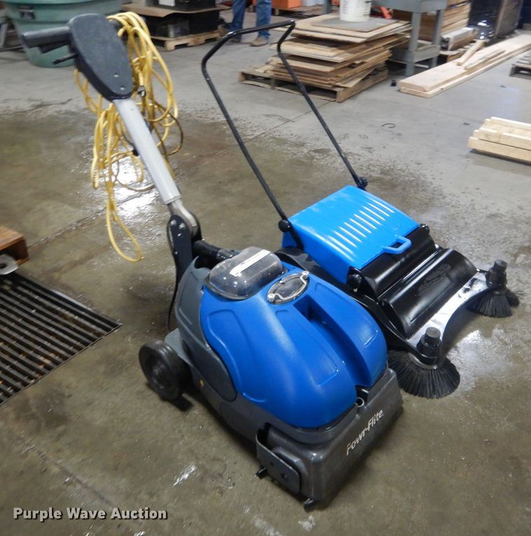 image for item FA9466 (2) floor cleaning machines