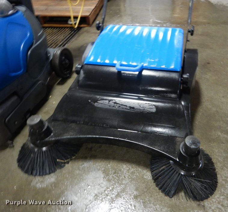 image for item FA9466 (2) floor cleaning machines