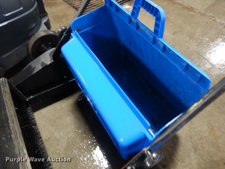 image for item FA9466 (2) floor cleaning machines