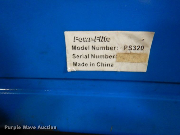 image for item FA9466 (2) floor cleaning machines