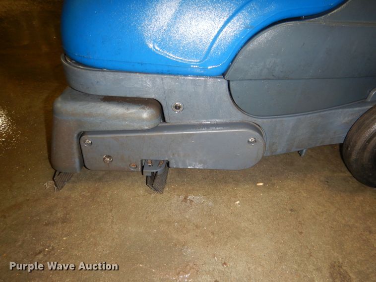 image for item FA9466 (2) floor cleaning machines