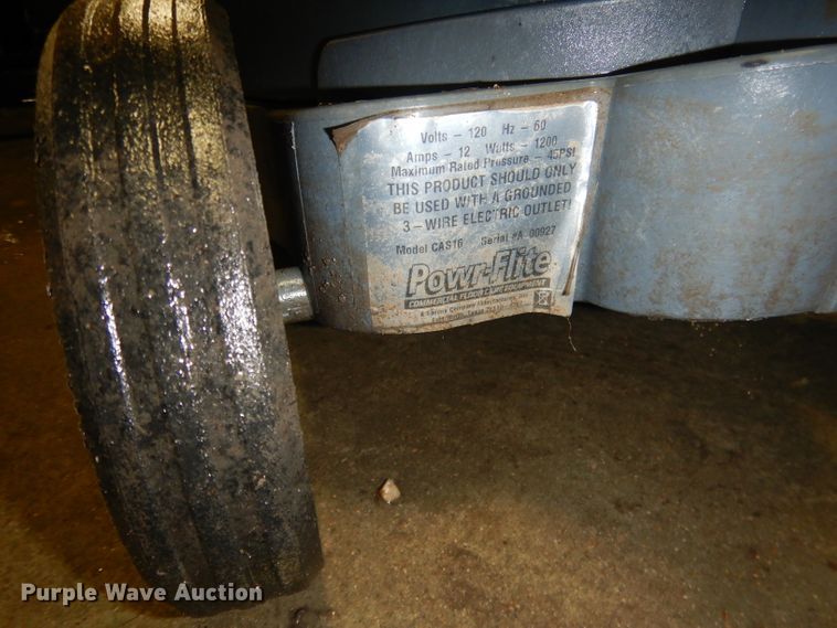 image for item FA9466 (2) floor cleaning machines