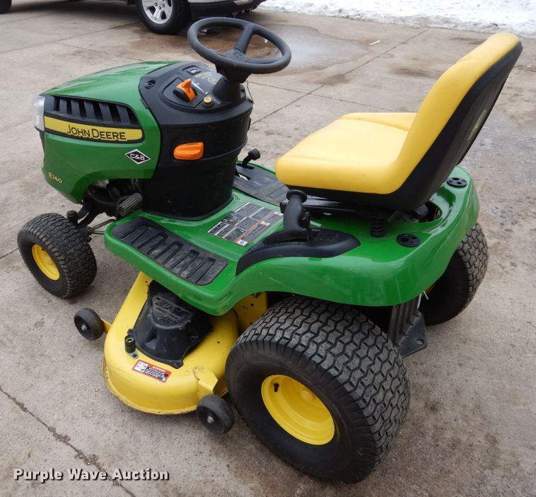 image for item FR9568 2019 John Deere E140  lawn mower