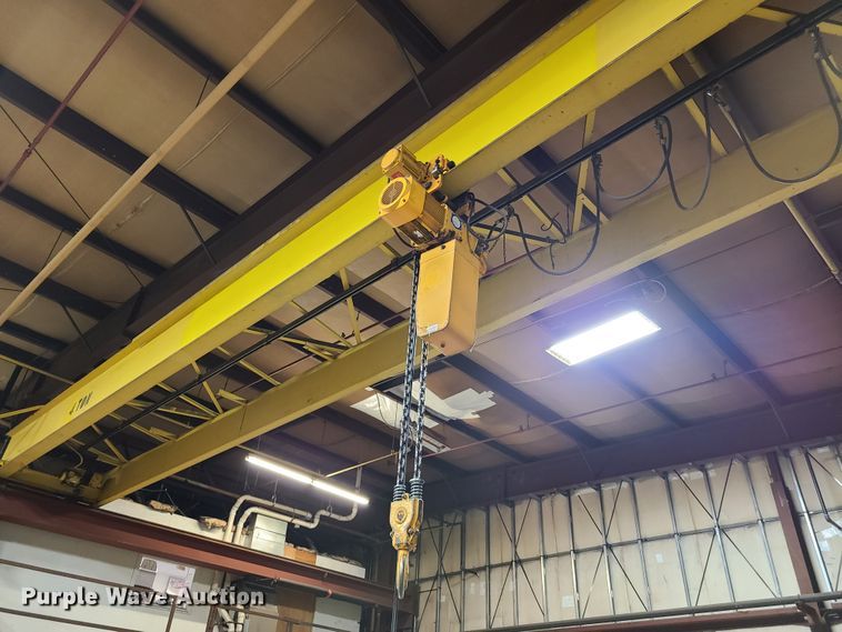 image for item FW9658 Straddle crane