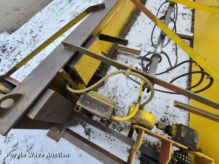 image for item FW9658 Straddle crane