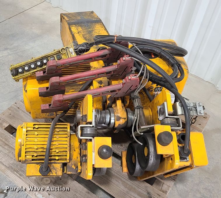 image for item FW9658 Straddle crane