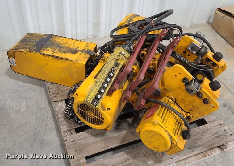 image for item FW9658 Straddle crane