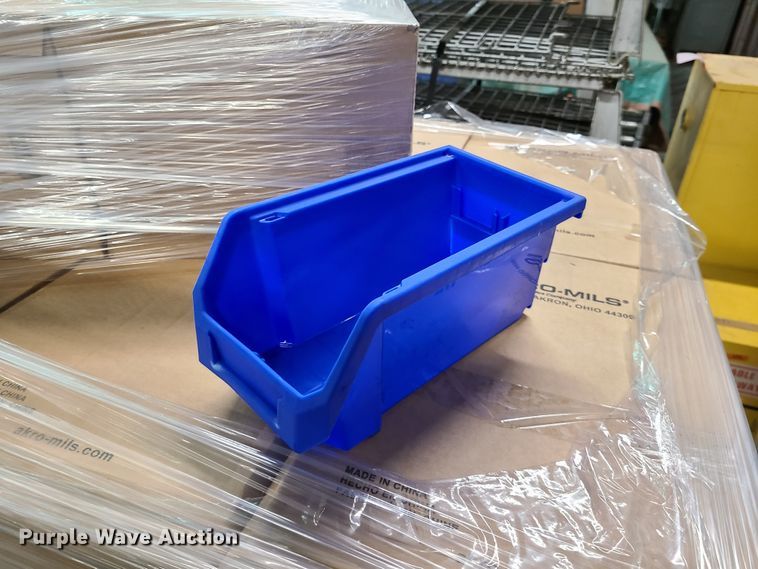 image for item FW9686 Stackable storage bins