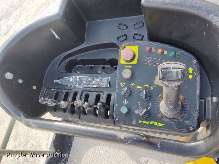 image for item FY9875 2014 Niftylift SP64D4X4  boom lift