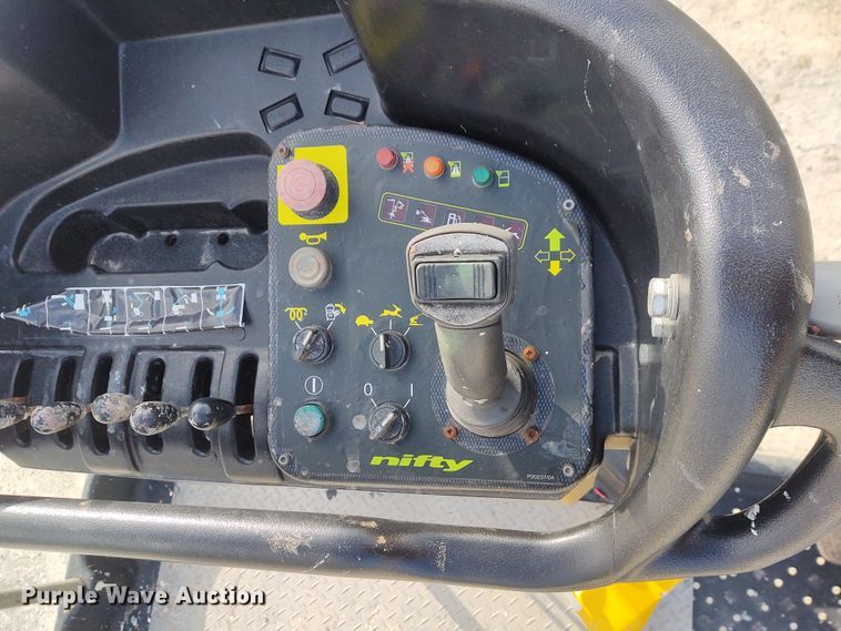 image for item FY9875 2014 Niftylift SP64D4X4  boom lift