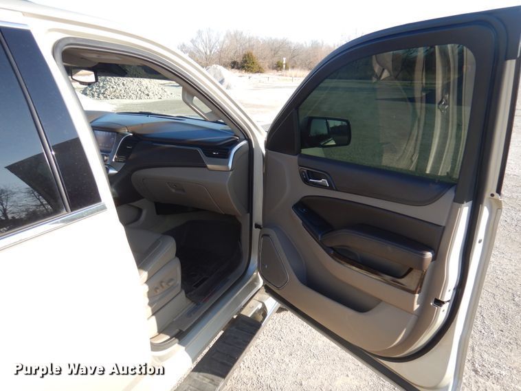 image for item GG9253 2016  Chevrolet Suburban  SUV