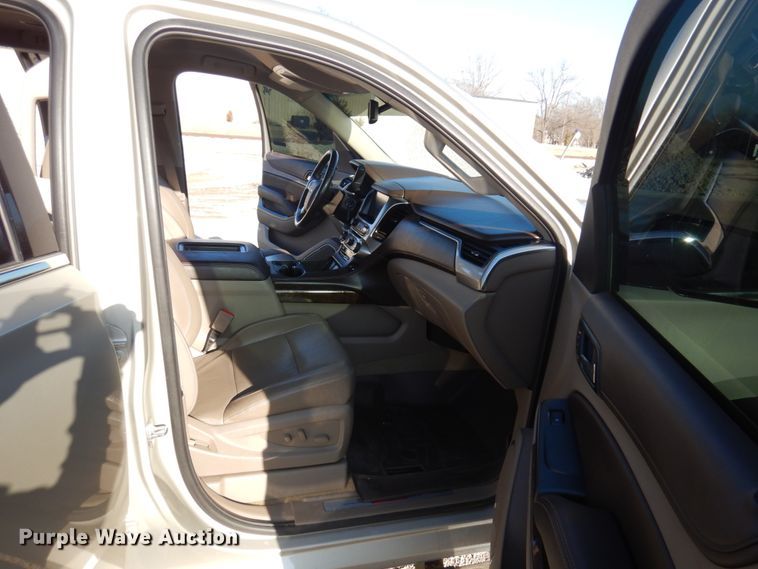 image for item GG9253 2016  Chevrolet Suburban  SUV