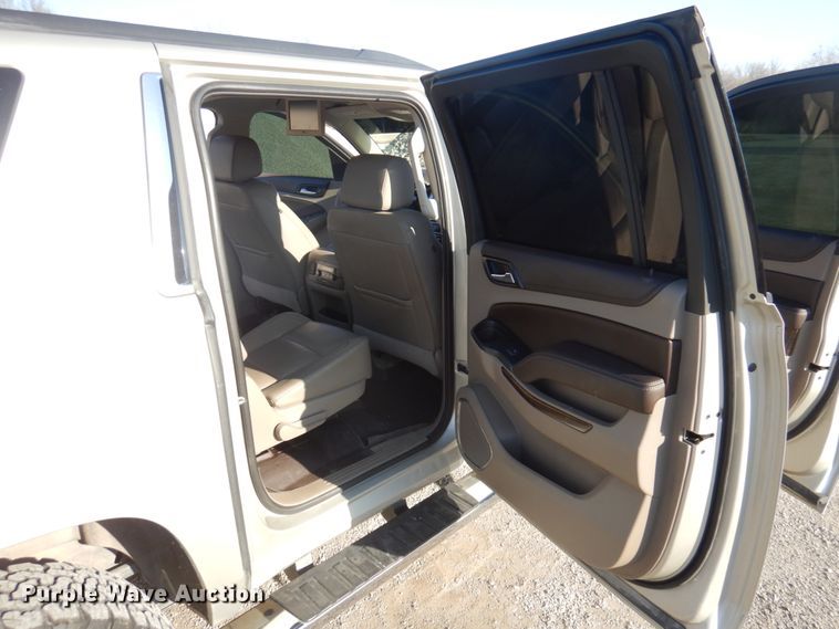 image for item GG9253 2016  Chevrolet Suburban  SUV